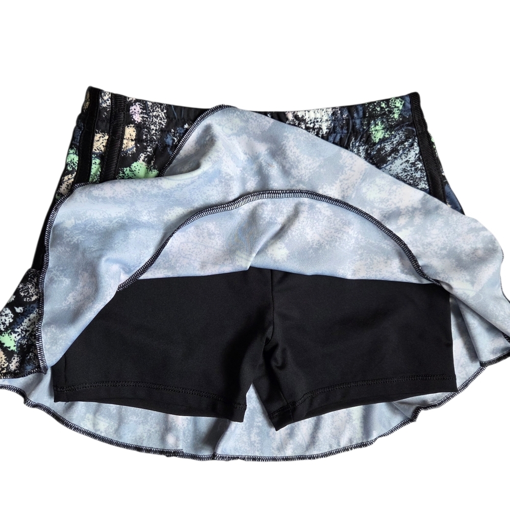 adidas Black Ruffle Skirt with Pastel Splash Print Girls 6 - Picture 4 of 5